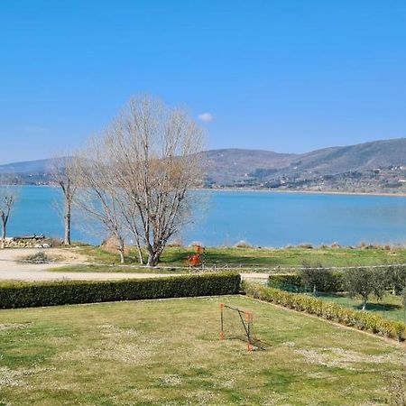 Appartamento Lago Trasimeno - Torricella Pg Exteriör bild