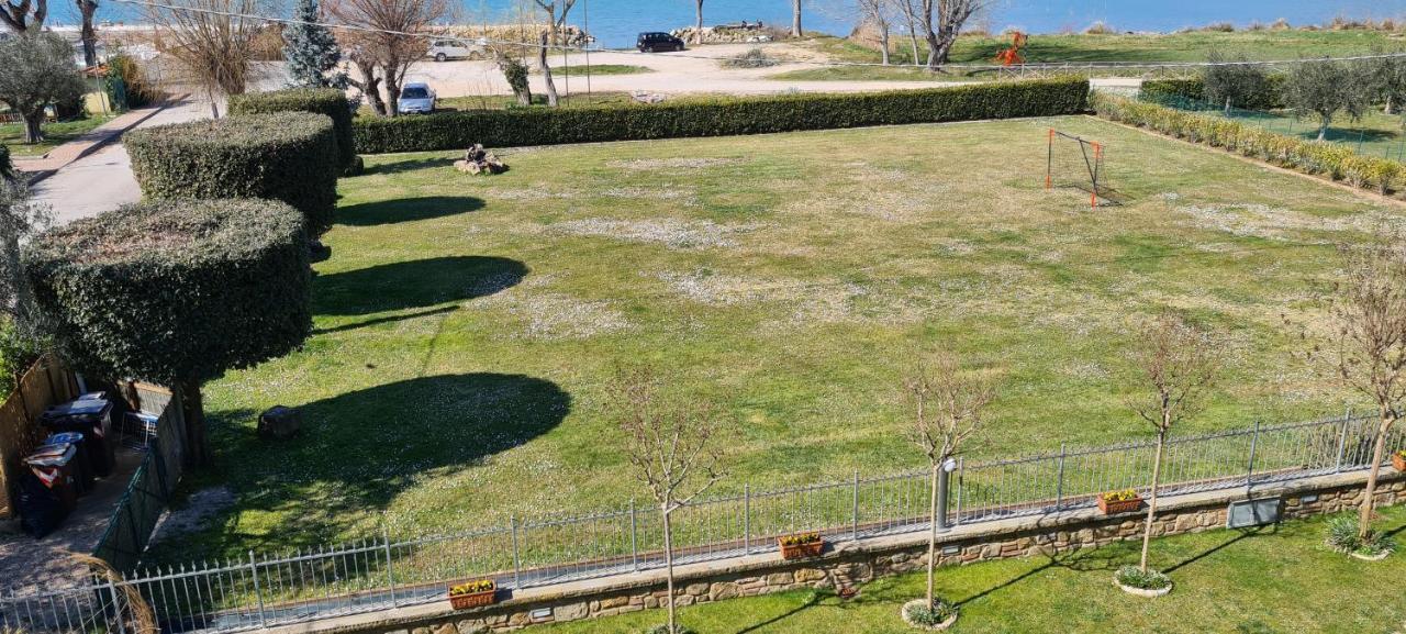 Appartamento Lago Trasimeno - Torricella Pg Exteriör bild